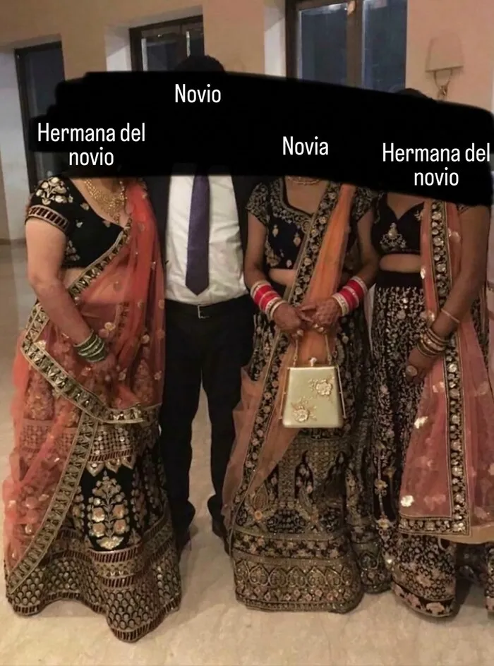 Novia y sus cuñadas vestidas similares en bodas