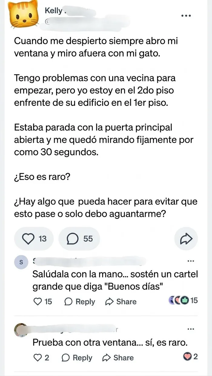 Captura de pantalla de vecinos discutiendo situaciones insólitas del vecindario en una red social.
