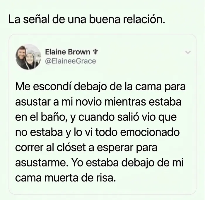 Texto gracioso sobre una pareja jugando a las escondidas, parte de memes divertidos.