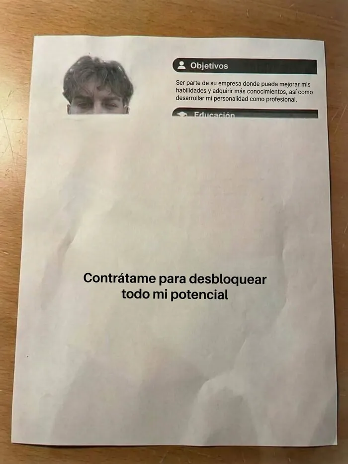 Currículum creativo y cómico de las publicaciones que causan risa y vergüenza ajena