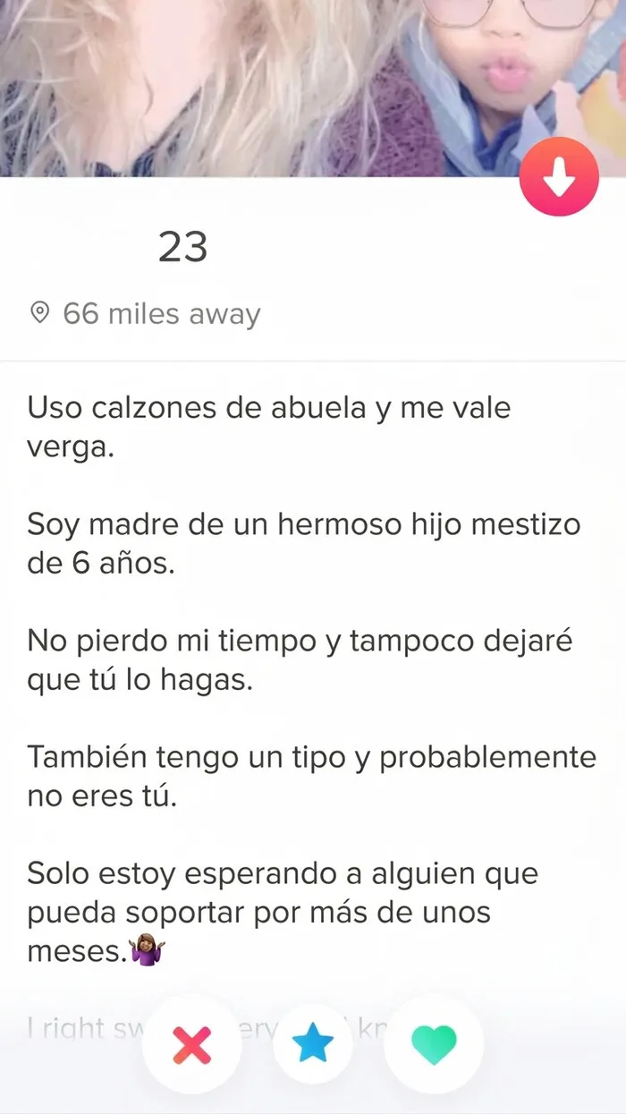 Captura de pantalla de Tinder con un mensaje de mujeres toxicas sobre su tipo de hombre