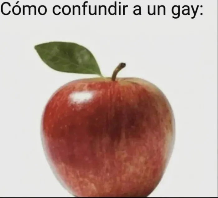 Una manzana roja fresca con una hoja verde, ideal para ilustrar memes divertidos y chistes visuales