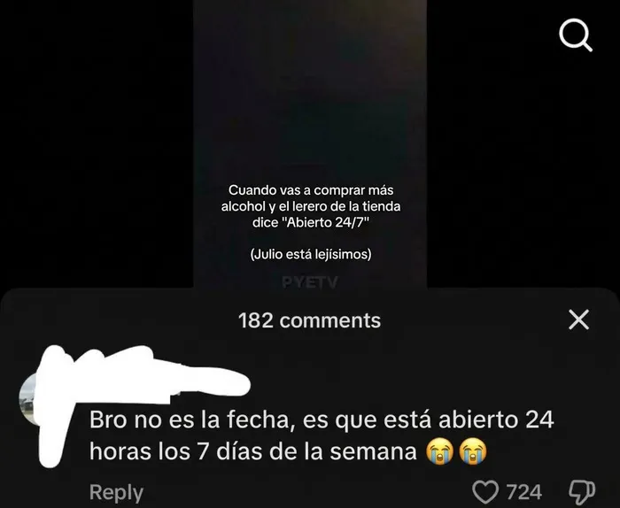 Comentario absurdo sobre un letrero 24/7 mostrando ignorancia en TikTok.