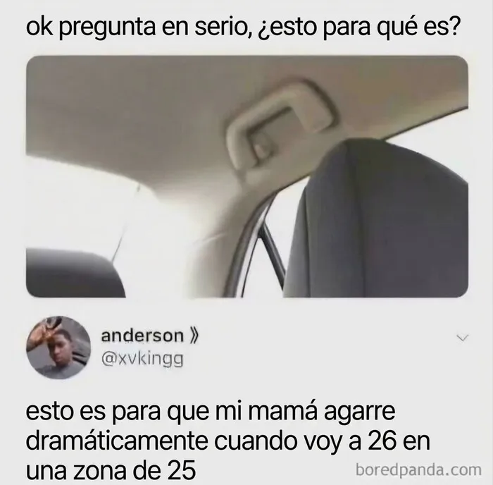 Publicación con tuits divertidos sobre la manija de seguridad del carro y las reacciones de las mamás.