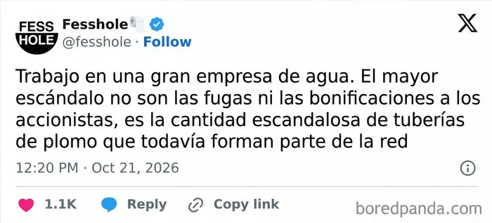 Publicación con confesiones anónimas sobre el estado de las tuberías en una empresa de agua.