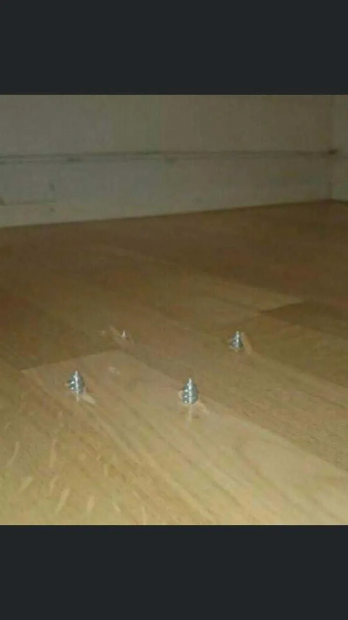 Los Vecinos De Abajo Tienen Candelabro Nuevo
