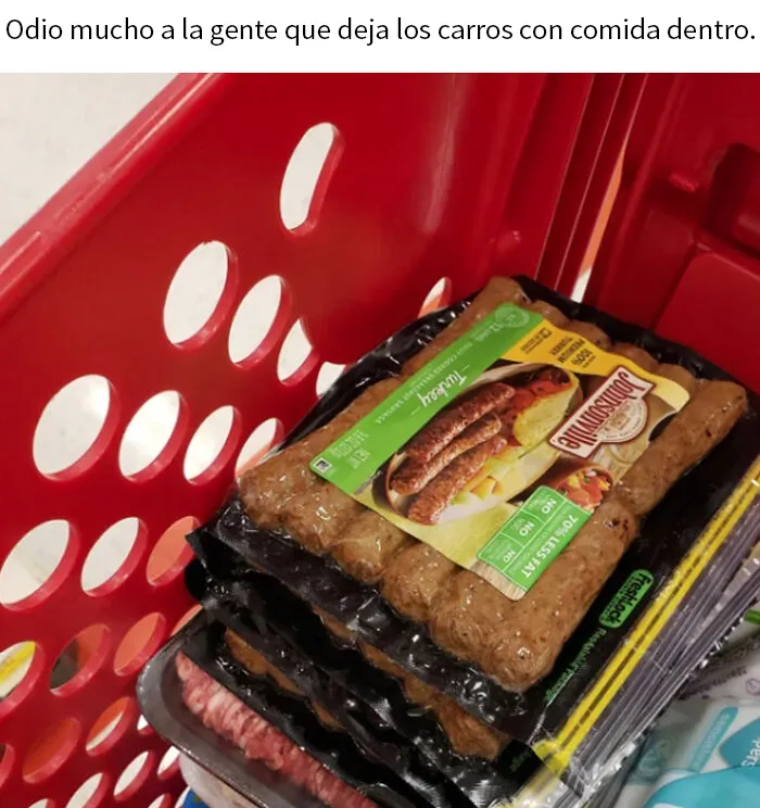 Se Van Y Dejan Comida En Los Carros