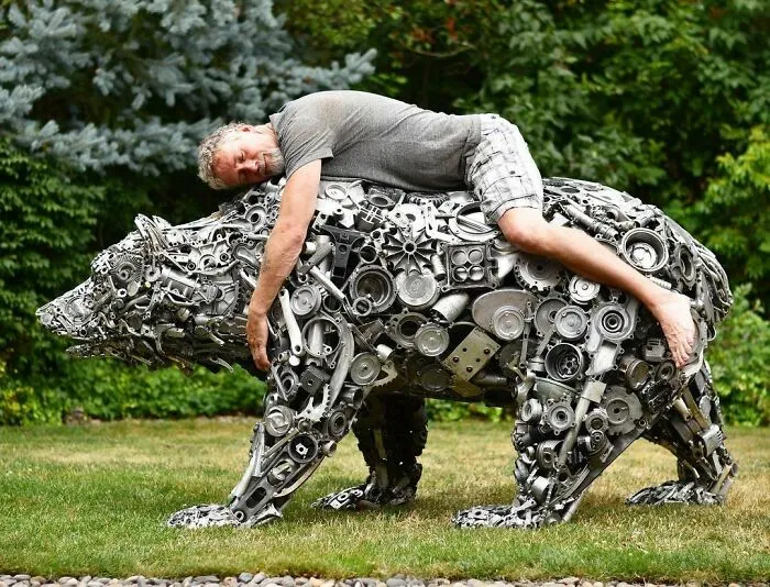 Artista Autodidacta Americano Convierte Materiales Recuperados En Esculturas Alucinantes (30 imágenes)