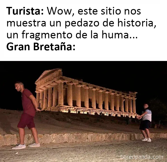 Esta cuenta de Instagram educa a la gente explicando los mejores memes de historia que hay (10 fotos)