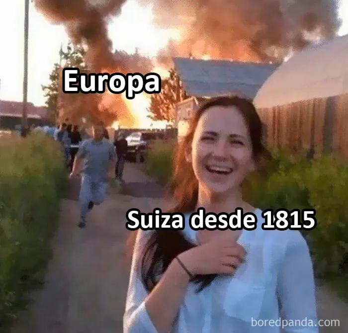Esta cuenta de Instagram educa a la gente explicando los mejores memes de historia que hay (10 fotos)