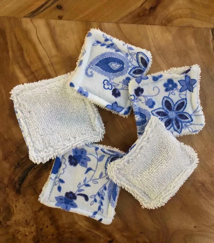 Tenía Que Comprar Toallitas Desmaquillantes Cada Poco Tiempo, Pero Con Retales De Tela Y Una Toalla Vieja, Hice Esto