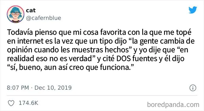 Si la ignorancia es felicidad, este tipo debe ser el más feliz de los tontos del mundo