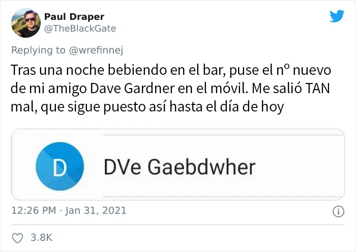 20 Personas que usaron nombres divertidos para salvar contactos en sus móviles