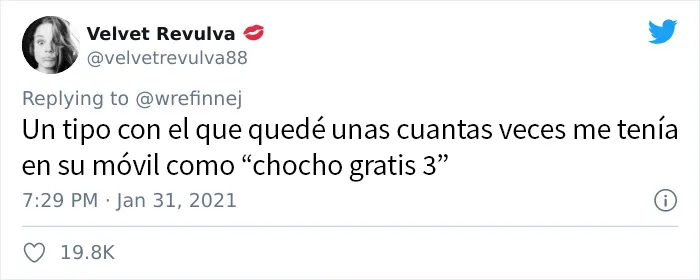 20 Personas que usaron nombres divertidos para salvar contactos en sus móviles