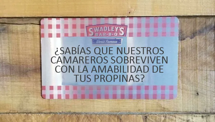 Sólo en Estados Unidos un restaurante exhibe en la pared que no paga a su personal lo suficiente para vivir