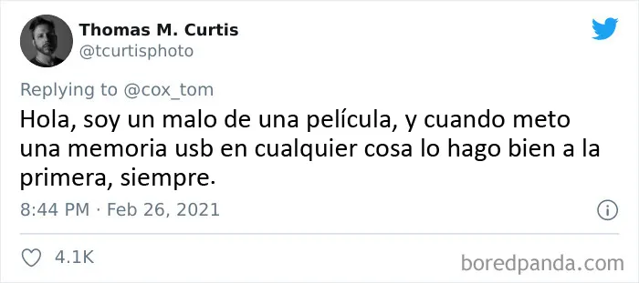20 Tuits que exponen esos comportamientos totalmente irreales de personajes de cine o TV