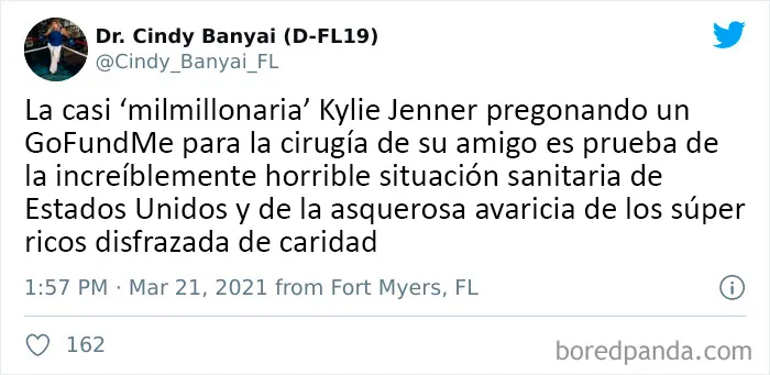 Kylie Jenner se atrevió a pedir a la gente que donara dinero en GoFundMe para su exmaquillador, así que aquí tienes 20 de las mejores reacciones