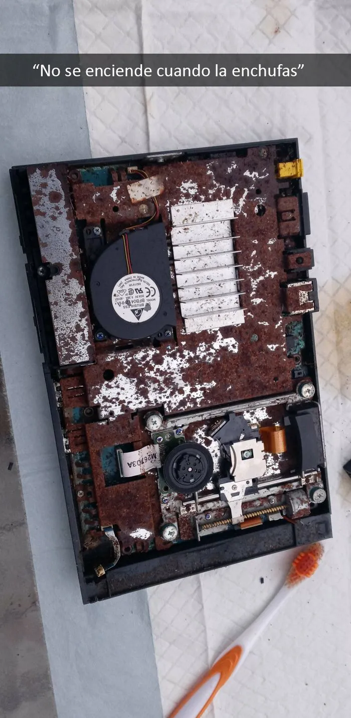 Playstation 2 Slim "No se enciende" el vendedor tampoco tenía ni idea de lo que le había pasado