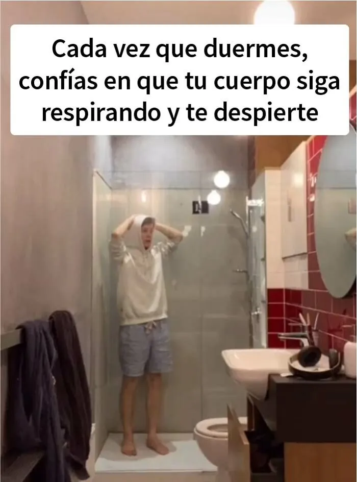 Este tipo publicó un pensamiento profundo en la ducha cada día durante un año, y aquí tienes 20 de los mejores