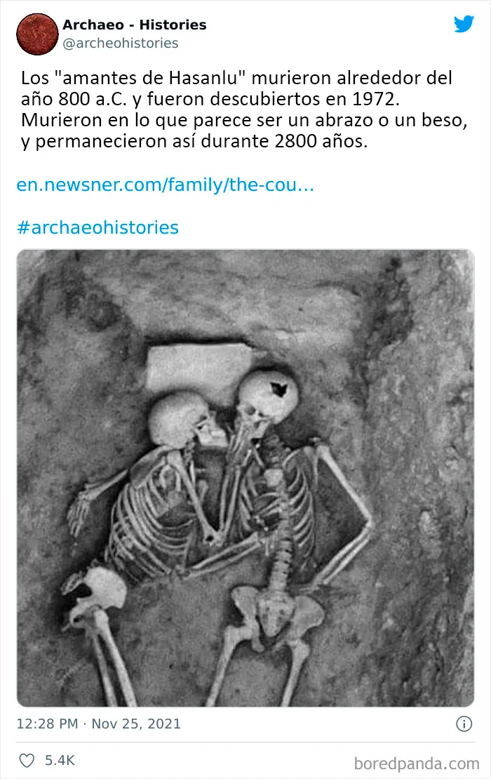 Esta cuenta de Twitter comparte datos históricos interesantes que el mundo no debería olvidar (20 imágenes)