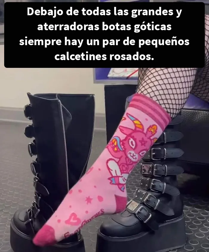 20 Memes y publicaciones que resumen cómo son los góticos