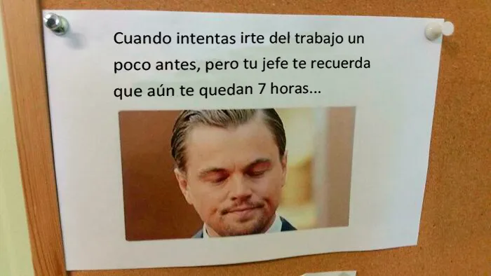 La recepcionista de 66 años donde trabajo imprime memes en papel y los pone en la pared