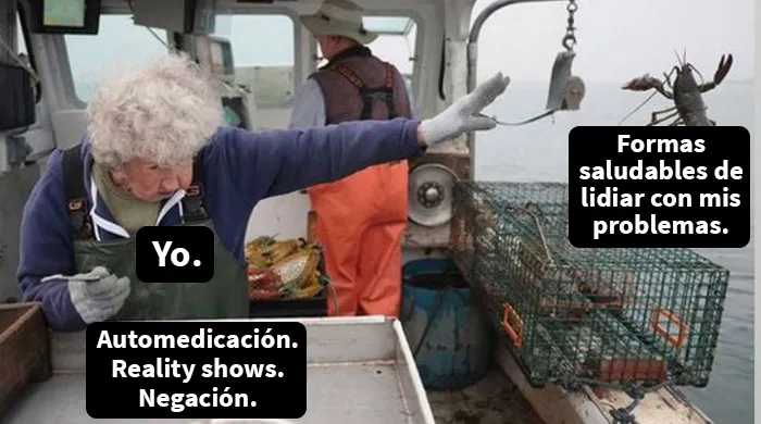 Esta mujer de 101 años fue fotografiada desechando una langosta por su tamaño y aquí tienes 20 memes al respecto