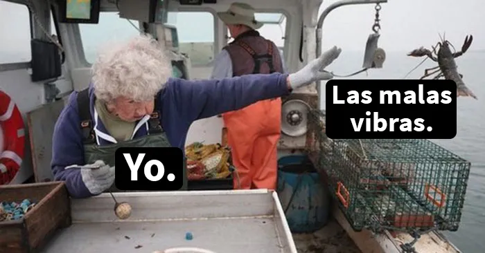 Esta mujer de 101 años fue fotografiada desechando una langosta por su tamaño y aquí tienes 20 memes al respecto