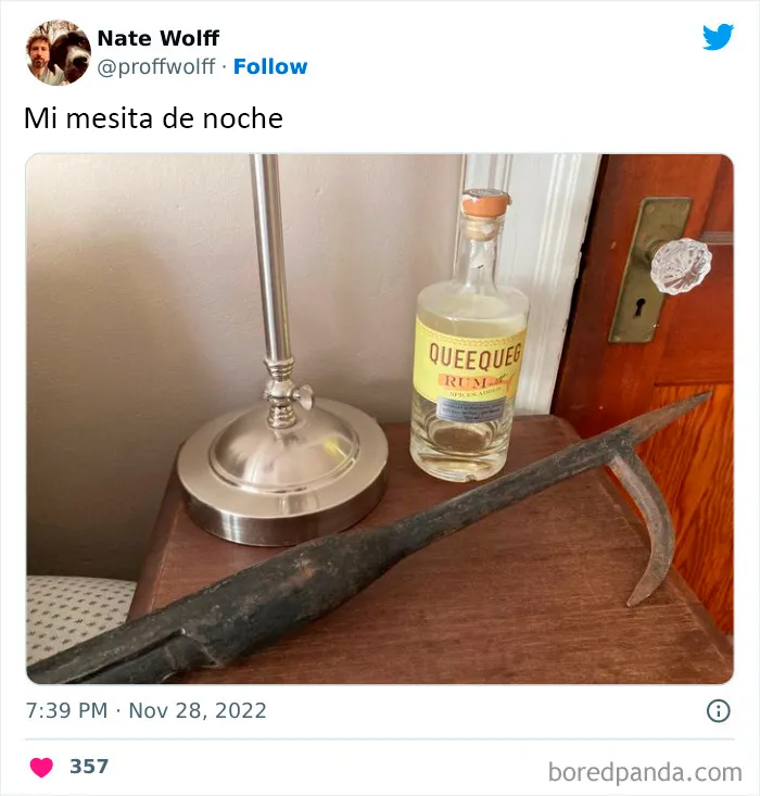 Elon Musk publicó una foto de su mesita de noche y en internet respondieron con memes (25 imágenes)