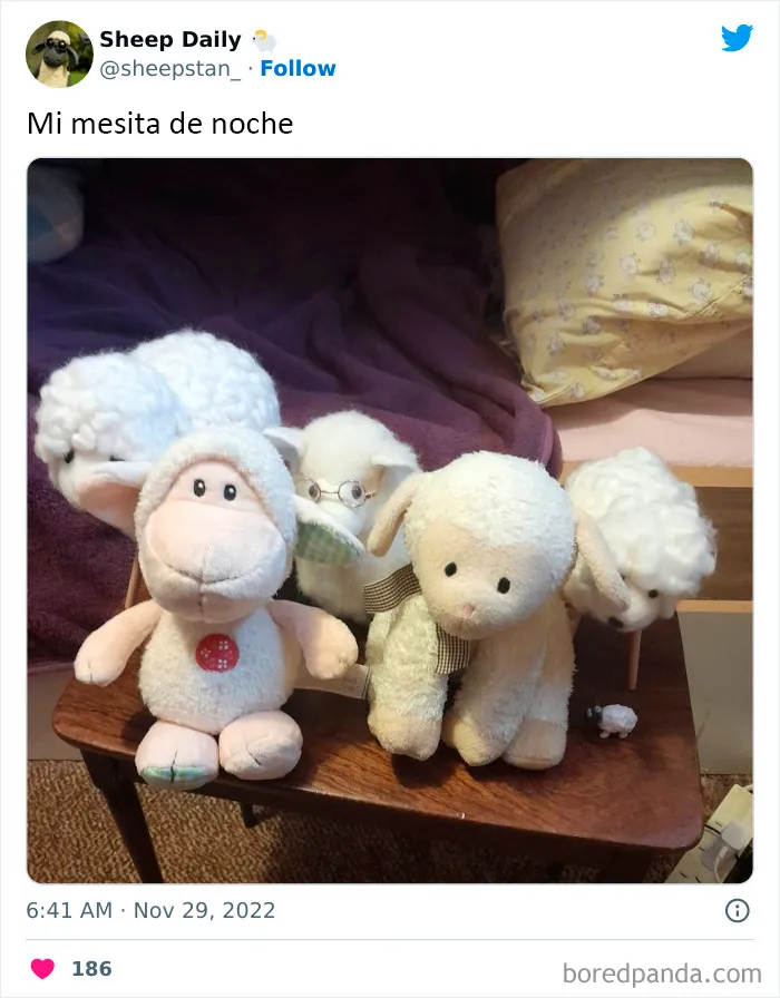 Elon Musk publicó una foto de su mesita de noche y en internet respondieron con memes (25 imágenes)