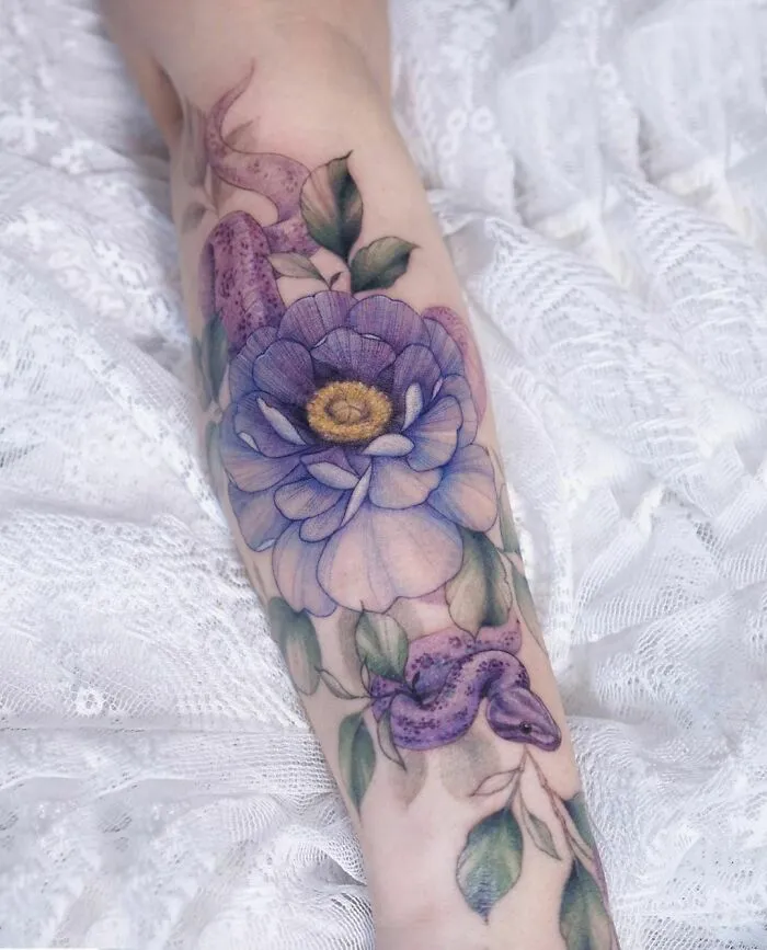 50 Tatuajes florales que parecen pinturas de acuarela sobre la piel (nuevas fotos)