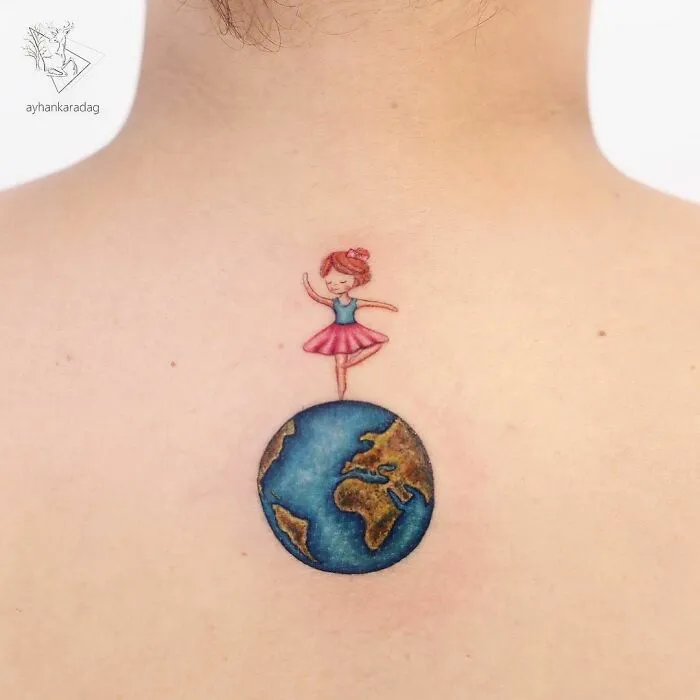 Este tatuador turco crea adorables escenas de cuento sobre la piel