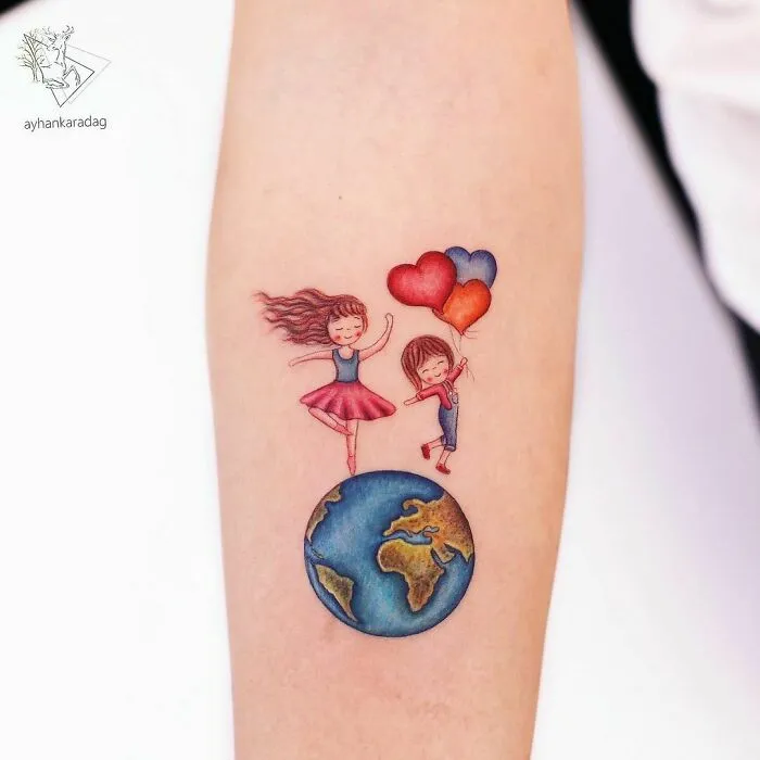 Este tatuador turco crea adorables escenas de cuento sobre la piel