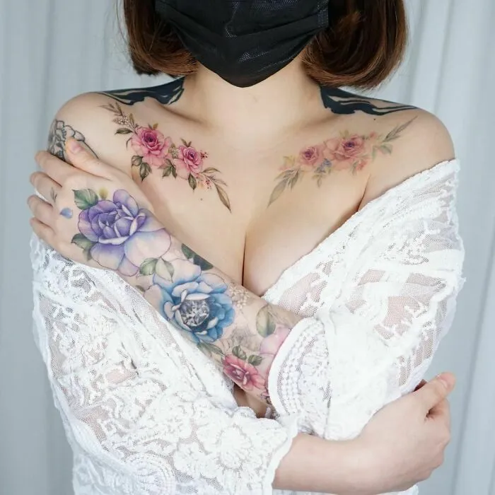 50 Tatuajes florales que parecen pinturas de acuarela sobre la piel (nuevas fotos)