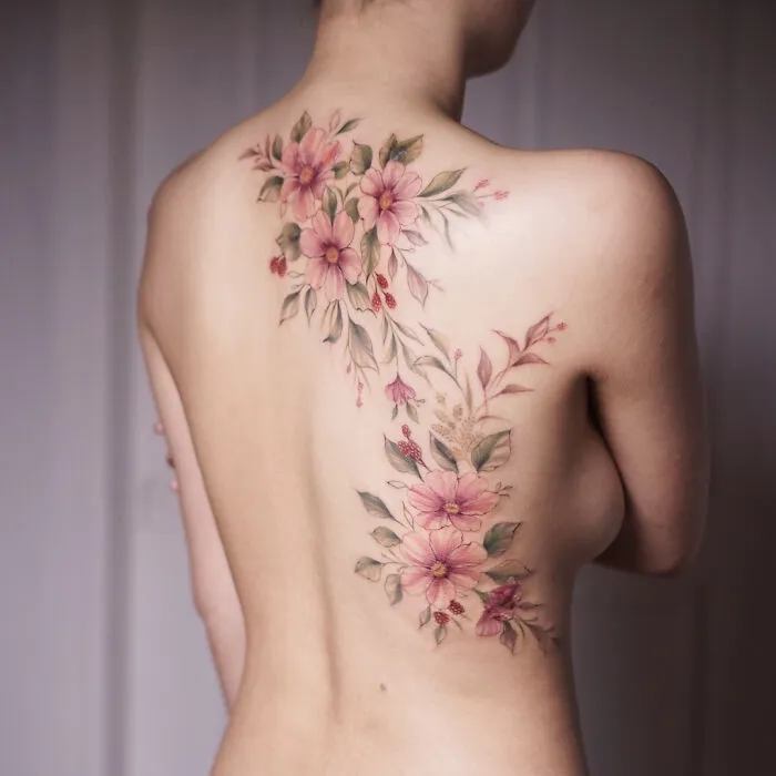 50 Tatuajes florales que parecen pinturas de acuarela sobre la piel (nuevas fotos)