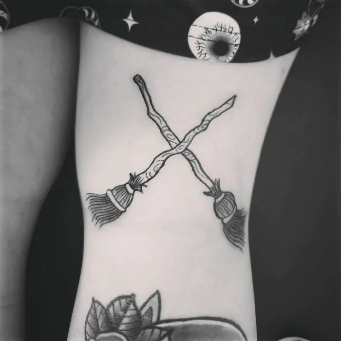 30 Tatuajes muy simbólicos para sentirse brujita todo el año