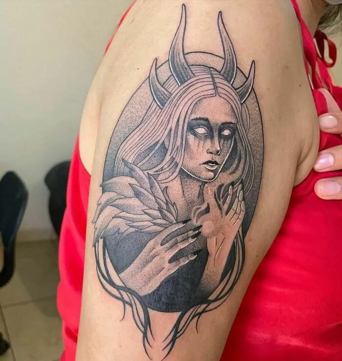 30 Tatuajes muy simbólicos para sentirse brujita todo el año