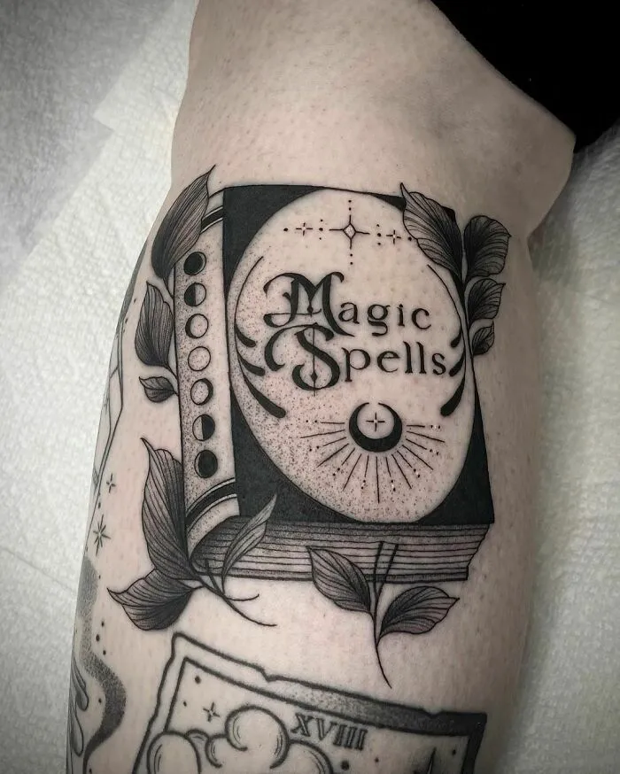 30 Tatuajes muy simbólicos para sentirse brujita todo el año