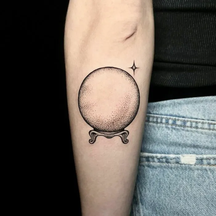 30 Tatuajes muy simbólicos para sentirse brujita todo el año