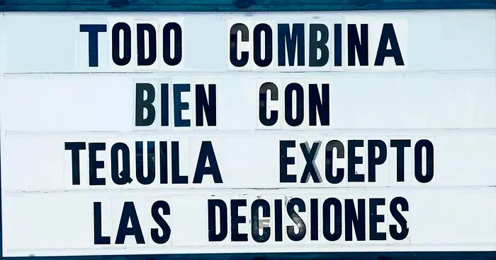 20 Divertidísimos carteles de nuestro restaurante favorito 'El Arroyo', en Texas