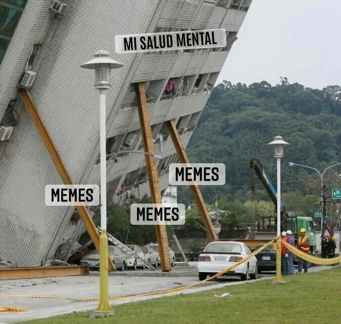 Por si llevas un mal día, aquí tienes 20 divertidísimos memes compartidos en "Meme Lord"