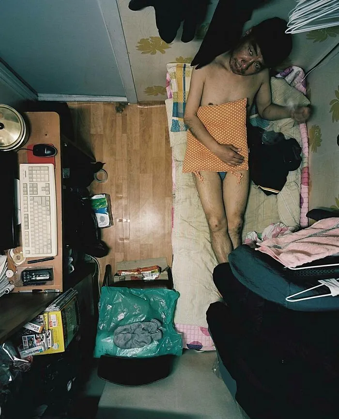 40 Fotos que muestran la miseria de vivir en estos diminutos habitáculos surcoreanos llamados "goshitel"