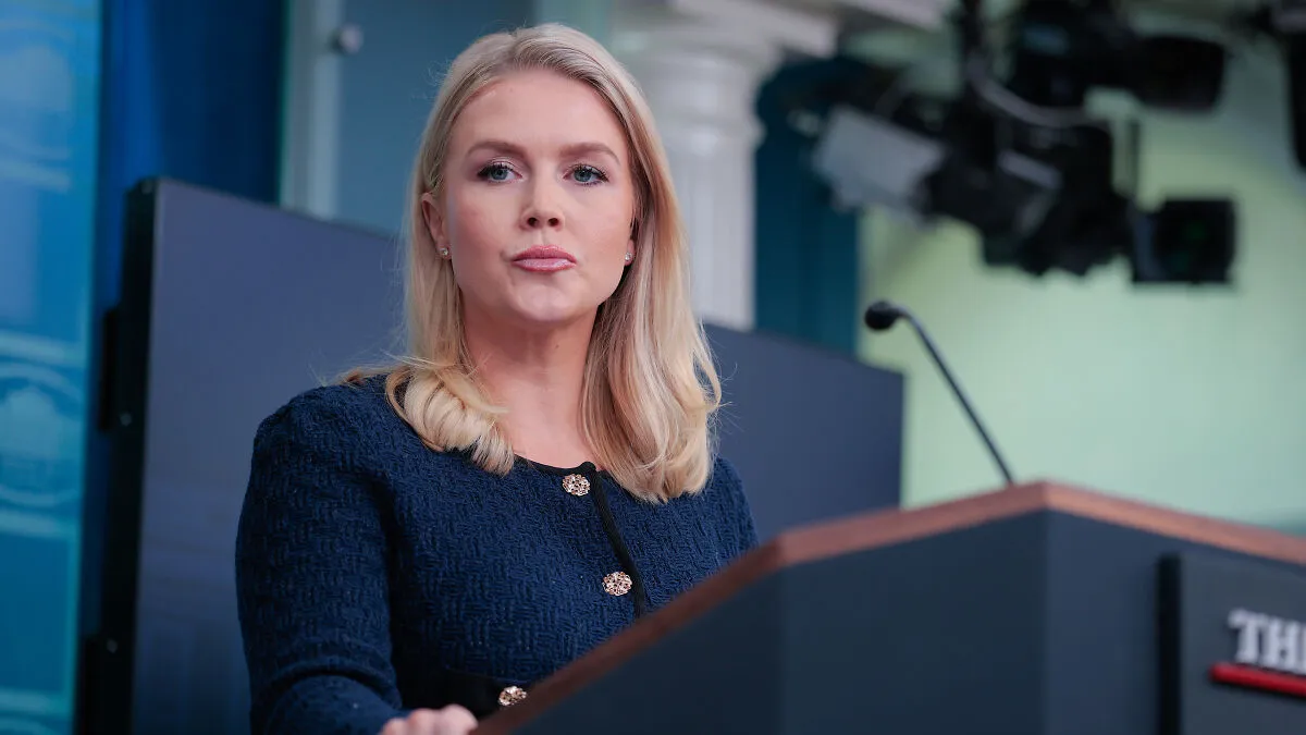 Karoline Leavitt’s Cringe Binder Shuffle Over South Korea Question Goes Viral