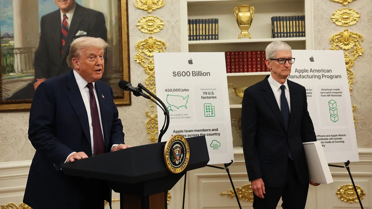 Apple’s Tim Cook Woos Trump With Gaudy Gold Gift At White House