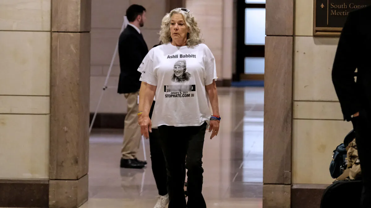 Jan 6 Capitol Rioter Will Now Receive Full Military Funeral Honors After Air Force U-Turn