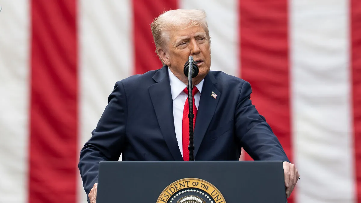 Donald Trump Says “Smart People Don’t Like Me”