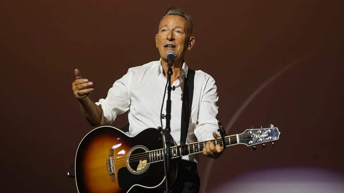 Bruce Springsteen Dedicates ‘The Promised Land’ To Renee Good As He Blasts ICE “Gestapo Tactics”