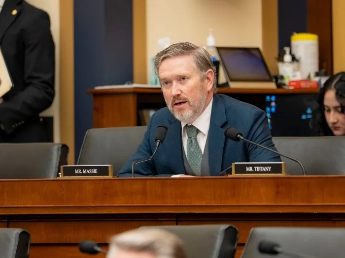 Thomas Massie Submits 2028 Federal Bid Following House Primary Defeat